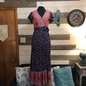 Gingham & Heels ⚜️ Navy Floral Mackenzie Wrap Maxi Dress